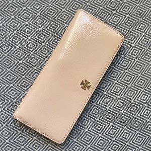 Tory Burch beautiful wallet in Peach
